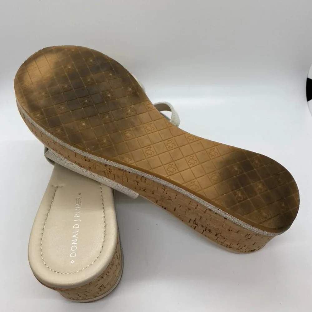 NIB Donald Pliner Silver leather platform Sz 8.5